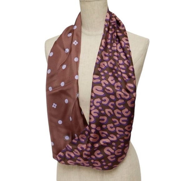 Louis Vuitton Silk Animal Print Snood - Picture 5 of 7